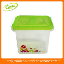 Plastic food storage container